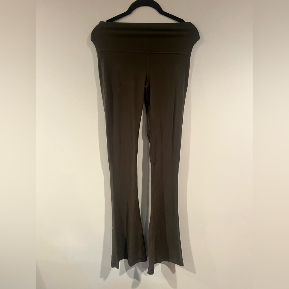 Lululemon align mini flare green size 6
